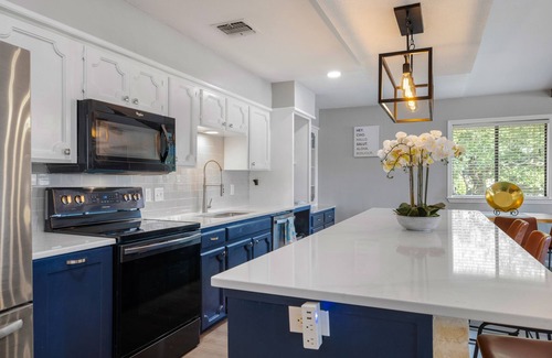 Canyon Lake House | Lake, River & Hill Country Escape and Retreat Center