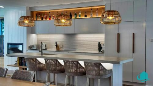 Nords Wharf House | Lake Sabai - Waterfront and private pool