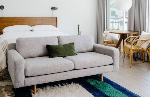 Saugatuck Hotel | Lake Shore Resort