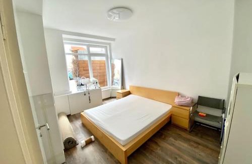 Tempelhof Apartment | Lake Side Park/Historic/BER/THF