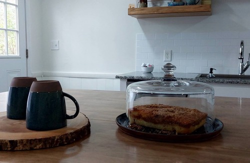 Milledgeville House | Lake Sinclair property in a peaceful area and very convenient location.