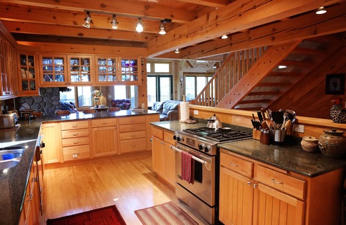 Washburn House | Lake Superior Beachfront, 4+ Bedrooms, Spectacular Timberframe Home