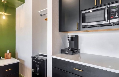 Dandridge House | Lake Therapy @Smoky Mtn Lakeside