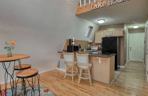 Andersonville Cabin | Lake Therapy