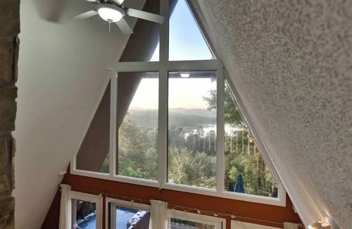 Andersonville Cabin | Lake Therapy