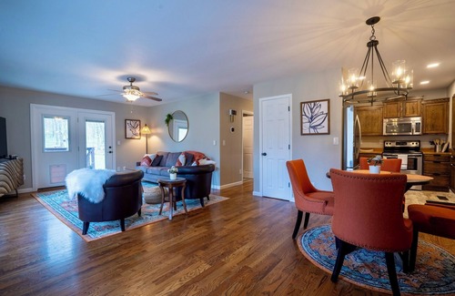 Bella Vista House | Lake, Trails or Relax - Enjoy it All!