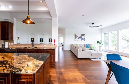 Northshore On Lake Travis House | Lake Travis Getaway - Infinity Pool, Game Room & Custom Theater for Relaxation