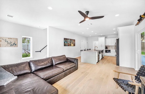 Point Venture House | Lake Travis Retreat w/Pool, Views & Outdoor Kitchen. Perfect for groups