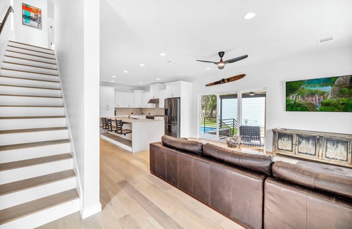 Point Venture House | Lake Travis Retreat w/Pool, Views & Outdoor Kitchen. Perfect for groups