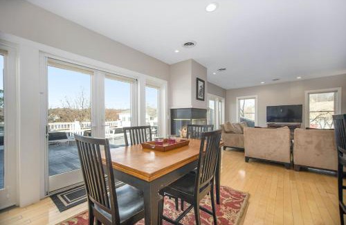 Saugatuck Apartment | Lake View Getaway