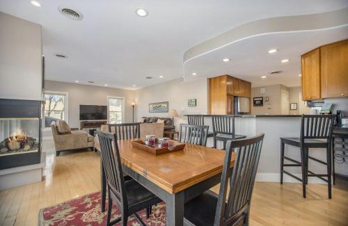 Saugatuck Apartment | Lake View Getaway