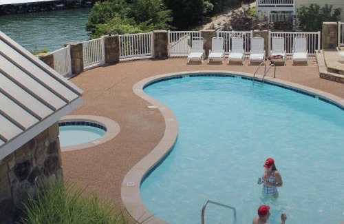 La Follette House | Lake View Paradise