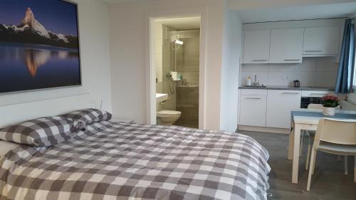 Horgen District House | Lake View Private Studio