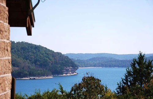 Garfield Cabin | Lake view Rustic Log Cabin