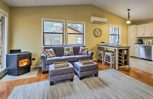 Arrow Point House | Lake Views: Table Rock Lake Retreat w/Fenced Yard