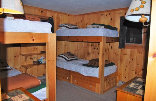 Moultonborough Cottage | Lake Winni beach cottage 3 bedrooms + den + 2 baths - use of small boats