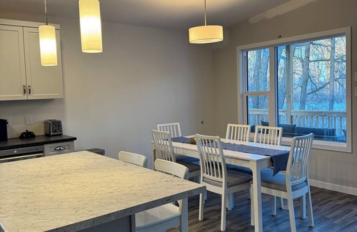 Dunnottar Cabin | Lake Winnipeg West Shore Retreat in the Village of Dunnottar