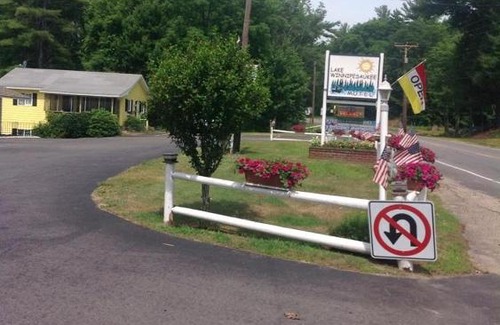 Weirs Beach Hotel | Lake Winnipesaukee Motel