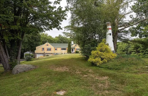 Laconia House | Lake Winnipesaukee, Weirs Beach, Funspot, Gunstock