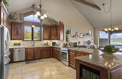 Canyon Lake House | Lakebreeze Villa | Backyard Lake Access!