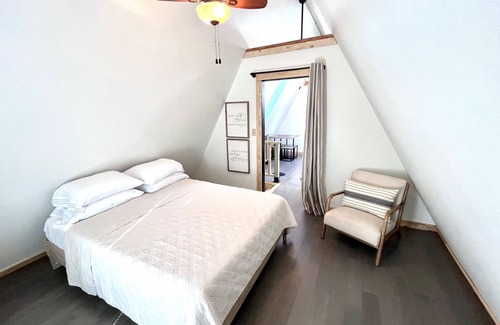 Hoyt Cabin | LakeFire Cabin: A-Frame, Modern Touches, Steps from Lake, Lake Views w/ Fire Pit