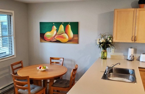 Central Okanagan Condo | Lakefront 2 bedroom condo at Turtle Bay Resort and Marina