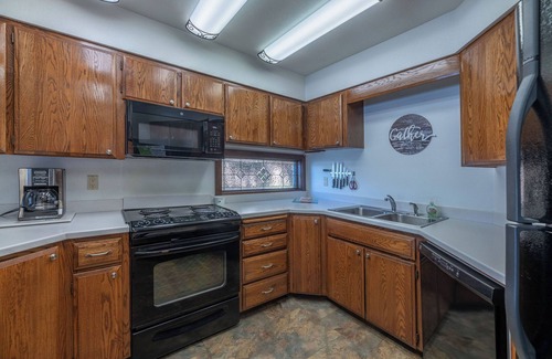 Hope Condo | Lakefront - 2 Bedroom