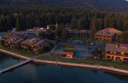 Hope Condo | Lakefront - 2 Bedroom