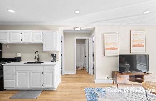 Edwards Apartment | Lakefront 2BR Retreat w/Dock Access+Scenic Views