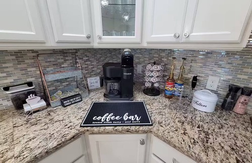 Dandridge House | Lakefront - 3 Levels of Amazing!