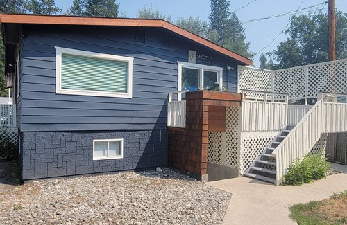 Christina Lake House | Lakefront & 40 mins from Red Mountain; cross country & fishing at your doorstep!