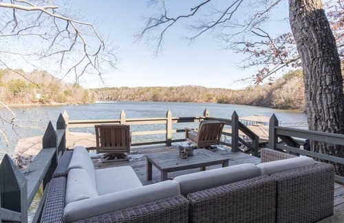 Crane Hill House | Lakefront 5BR/3.5BA Point William Private Dock