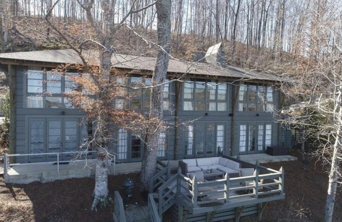 Crane Hill House | Lakefront 5BR/3.5BA Point William Private Dock