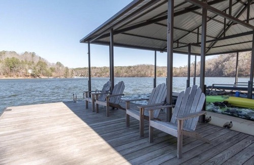 Crane Hill House | Lakefront 5BR/3.5BA Point William Private Dock