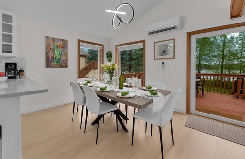 Tobyhanna House | Lakefront | AC | Pool Table | Kayaks | Refined