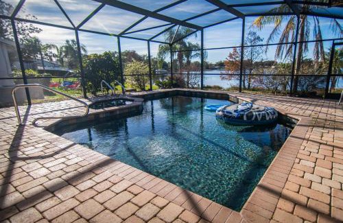 Dover Shores West House | Lakefront and Pool 4bed Orlando House Near Downtown 20 minutes from Attractions
