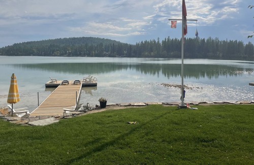 East Kootenay Cabin | Lakefront and Private Dock on Tie Lake
