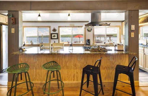 Trumansburg Cottage | Lakefront Autumn Retreat, Wine Trail, State Park, Ithaca, Hiking