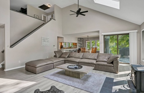 Greenwood Lake House | Lakefront | Beach Hot Tub Dock Game Room