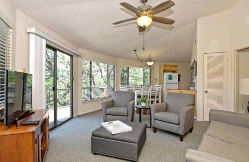Lakeway House | Lakefront Bungalow With Community Poolhot Tub #1
