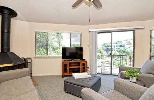 Lakeway House | Lakefront Bungalow With Community Poolhot Tub #1