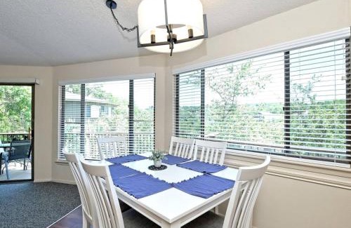 Lakeway House | Lakefront Bungalow With Community Poolhot Tub #4