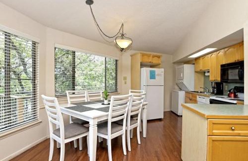 Lakeway House | Lakefront Bungalow With Community Poolhot Tub #9