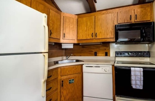 Seminole Cabin | Lakefront Cabin 10min toBEACH/Dogs OK/Kayak/#409