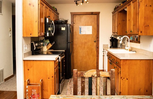 Lost Bridge Village House | Lakefront Cabin on beautiful Beaver Lake - 2bdrm 2bath sleeps 6