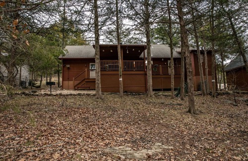 Lost Bridge Village House | Lakefront Cabin on beautiful Beaver Lake - 2bdrm 2bath sleeps 6