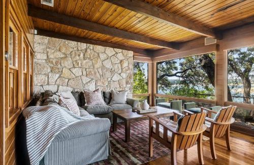 Eck Lane on the Lake House | Lakefront Cabins - Boat Dock - Firepit