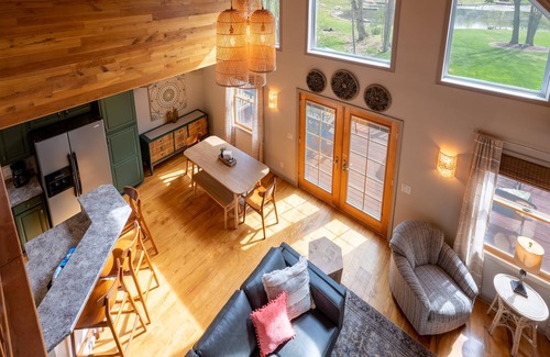 Treasure Lake Ski Chalet | Lakefront Chalet -Kayaks, Gameroom, Firepit