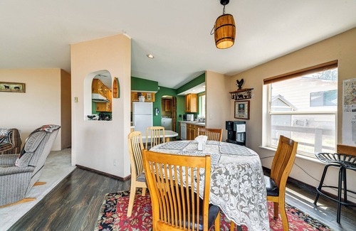 Klamath County Cottage | Lakefront Chiloquin Home w/Scenic Deck!