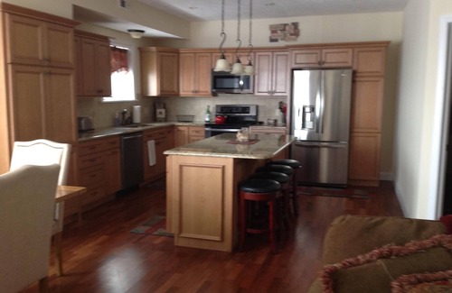 Geneva-on-the-Lake Condo | LAKEFRONT CONDO#111 3BR/2BA-private beach, indoor pool -